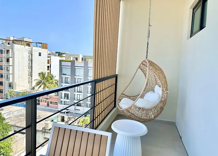 Levitat Hunah Aparthotel 4*